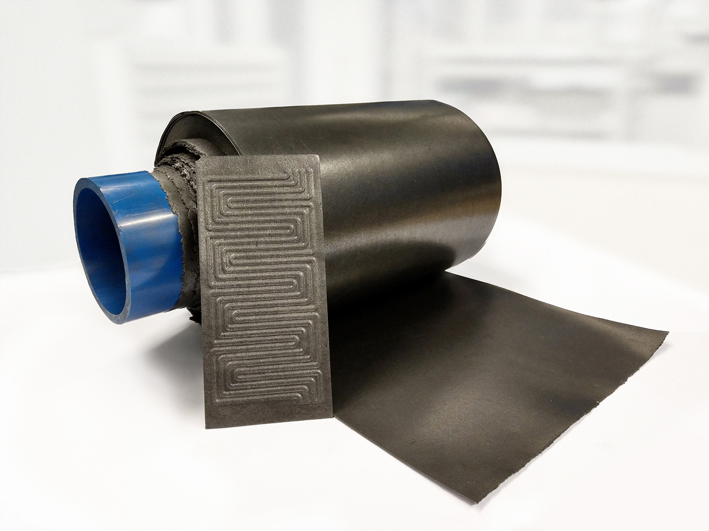 Picture 2: 2500 cm2 redox flow cell and bipolar plate manufactured using roll-to-roll technique. Picture 2: 2500 cm2 redox flow cell and bipolar plate manufactured using roll-to-roll technique.